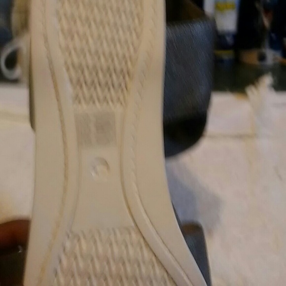 Sandals - Picture 4 of 4